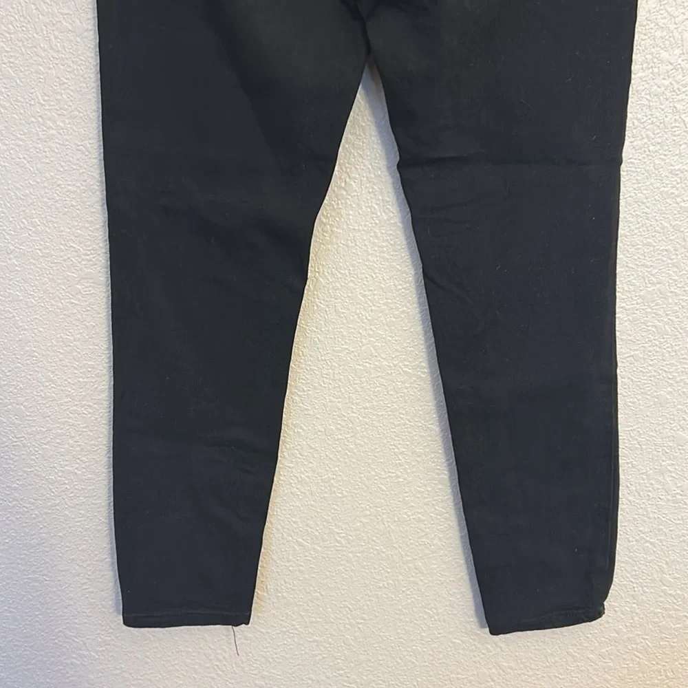 Women’s black skinny jeans size 10.